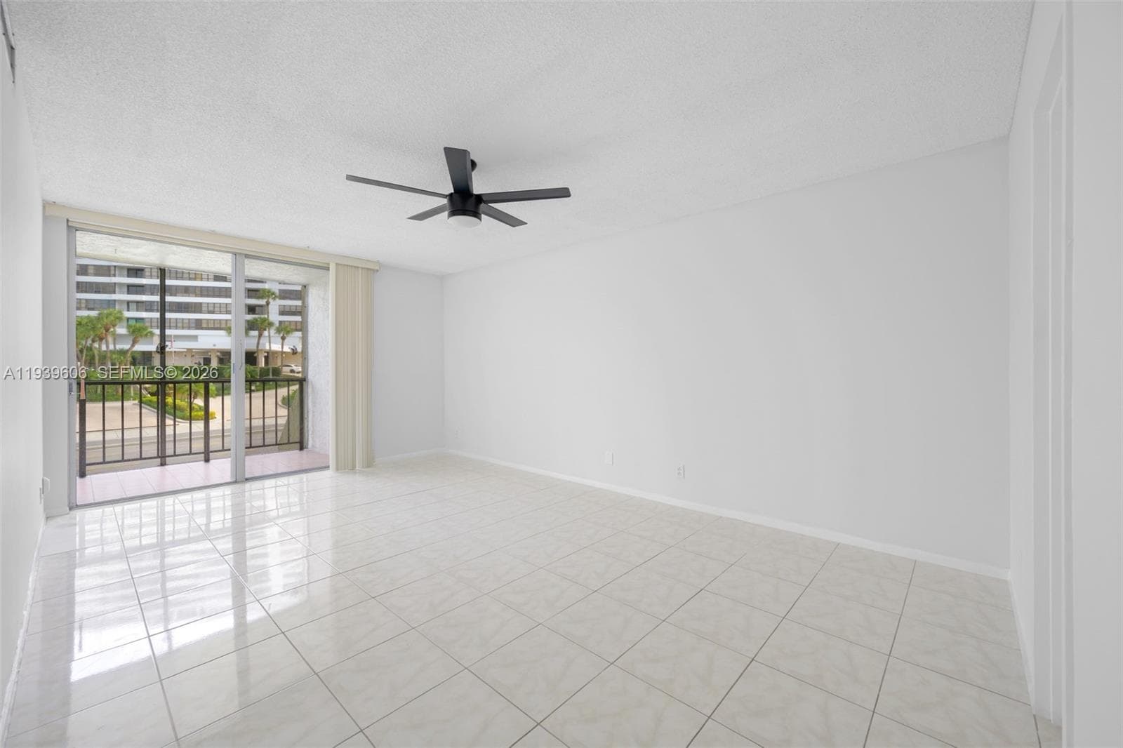 DESOTO PARK CONDO · #220 in Hallandale Beach - Photo 12