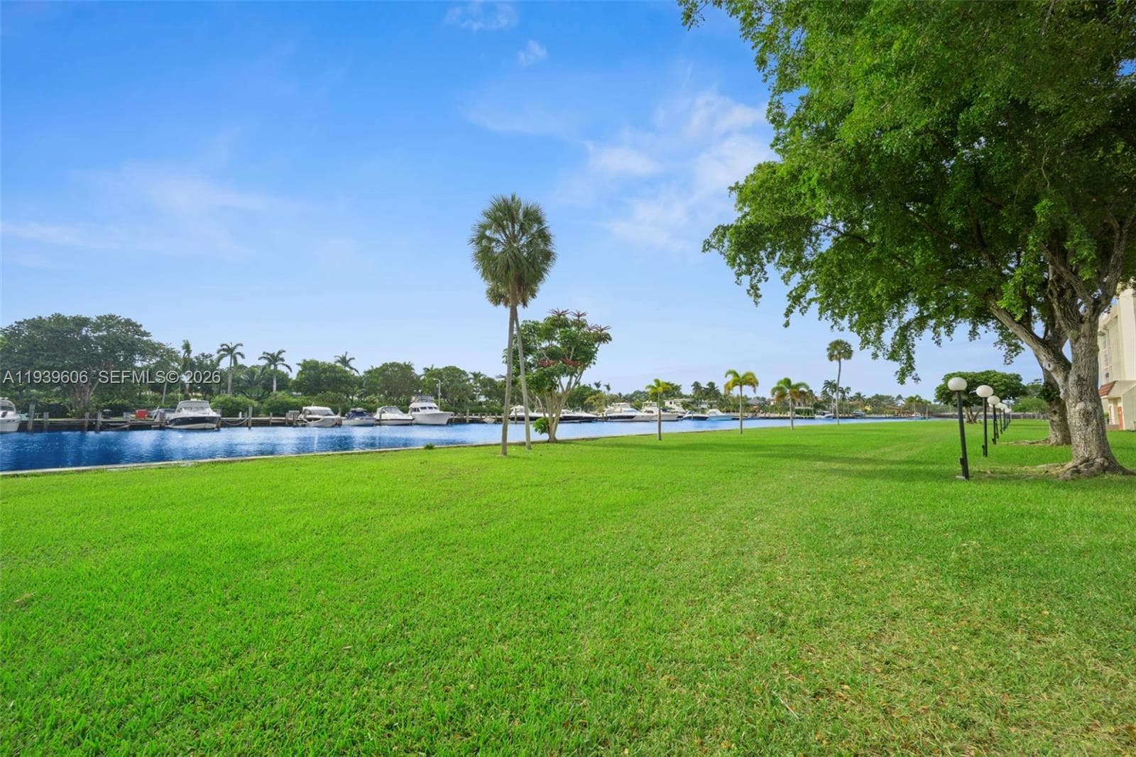 DESOTO PARK CONDO · #220 in Hallandale Beach - Photo 22