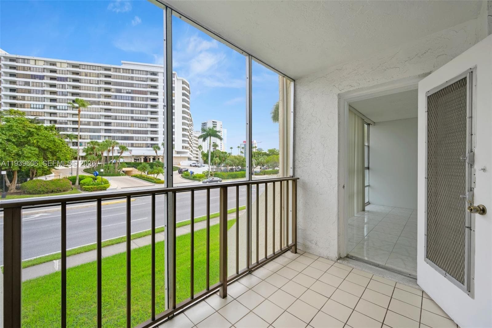 DESOTO PARK CONDO · #220 in Hallandale Beach - Photo 7