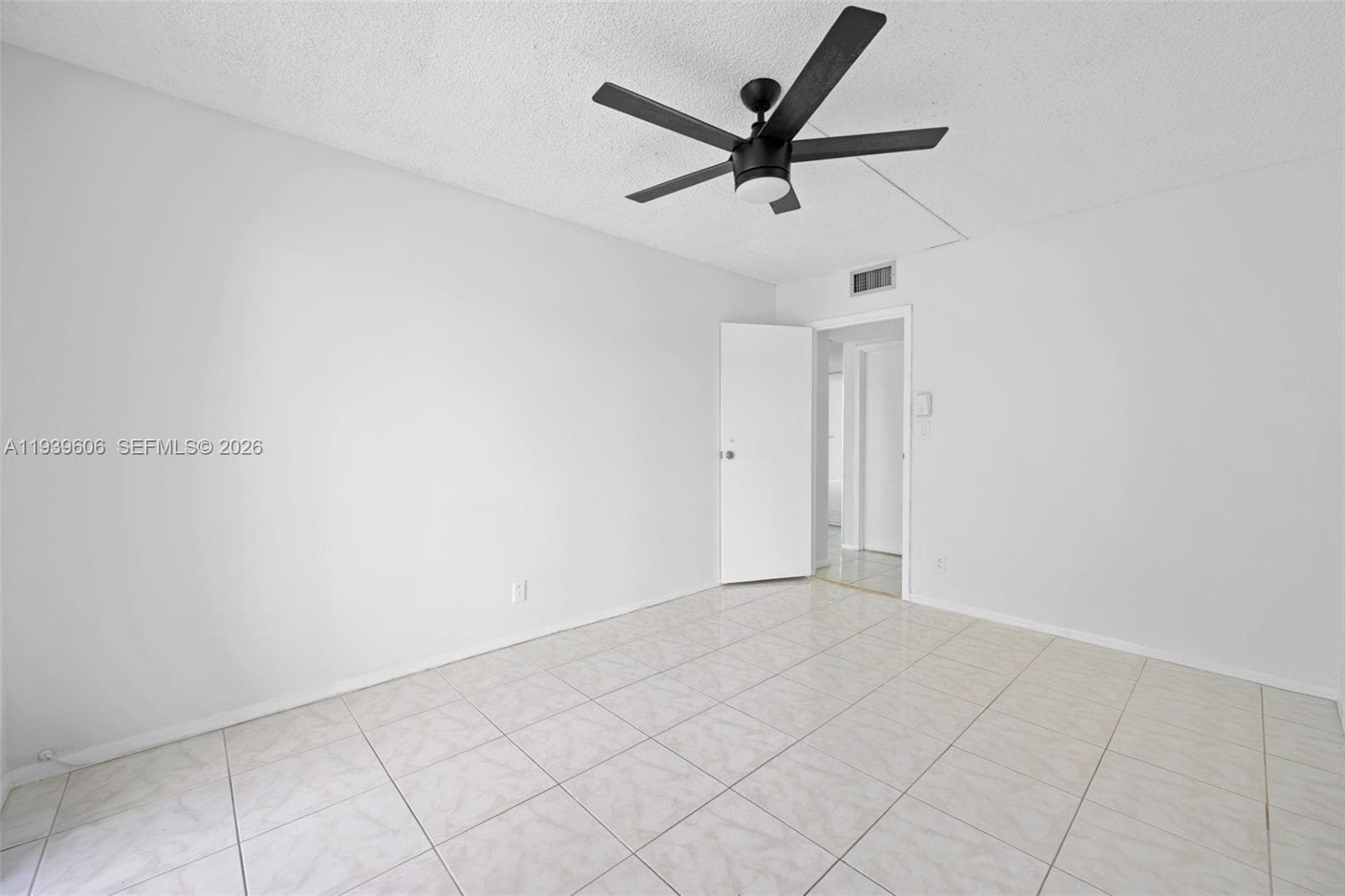 DESOTO PARK CONDO · #220 in Hallandale Beach - Photo 9