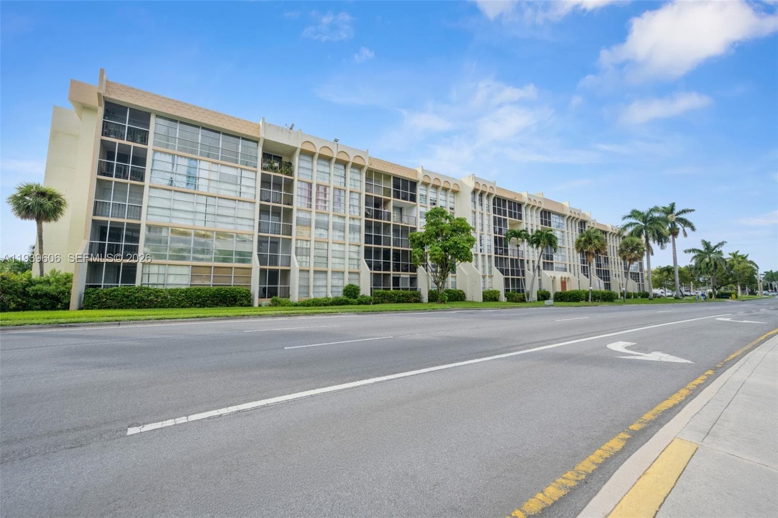 DESOTO PARK CONDO · #220 in Hallandale Beach - Photo 24