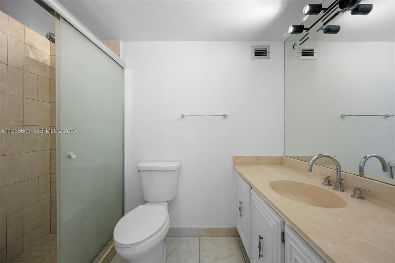 DESOTO PARK CONDO · #220 in Hallandale Beach - Photo 14