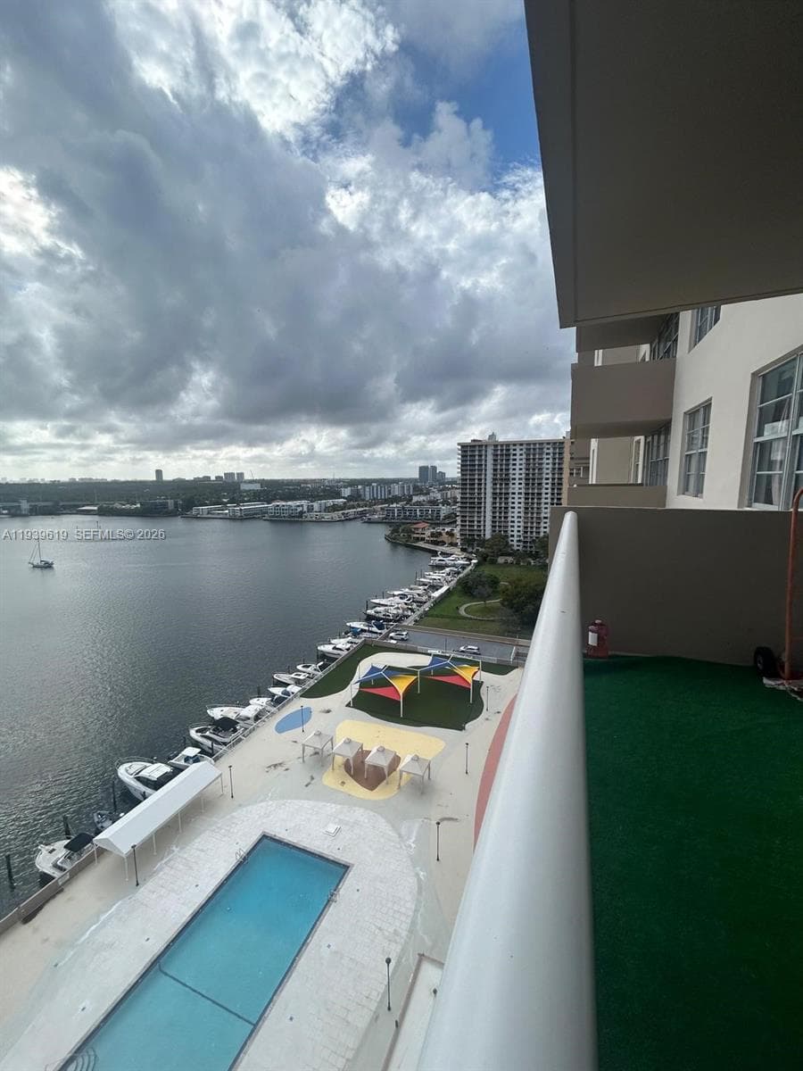 WINSTON TOWERS 100 CONDO · #1702 in Sunny Isles Beach - Photo 2