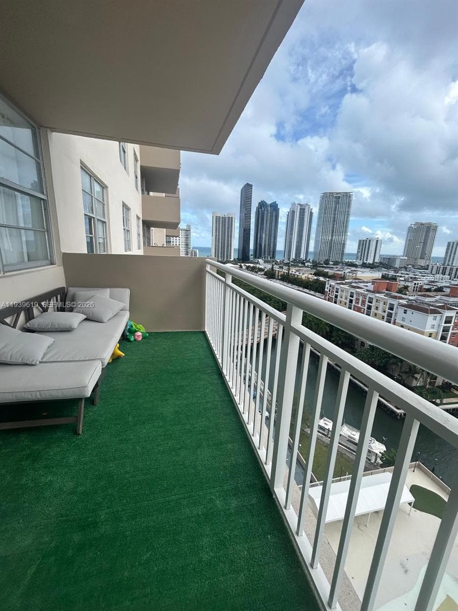 WINSTON TOWERS 100 CONDO · #1702 in Sunny Isles Beach - Photo 1