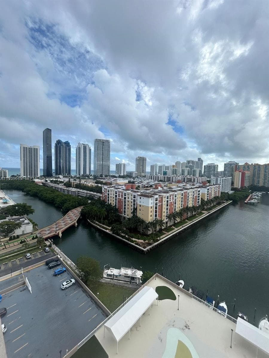 WINSTON TOWERS 100 CONDO · #1702 in Sunny Isles Beach - Photo 5