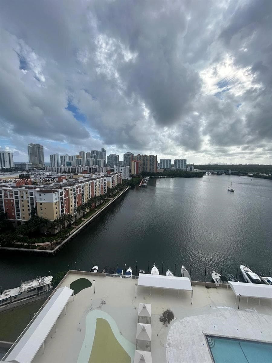 WINSTON TOWERS 100 CONDO · #1702 in Sunny Isles Beach - Photo 4