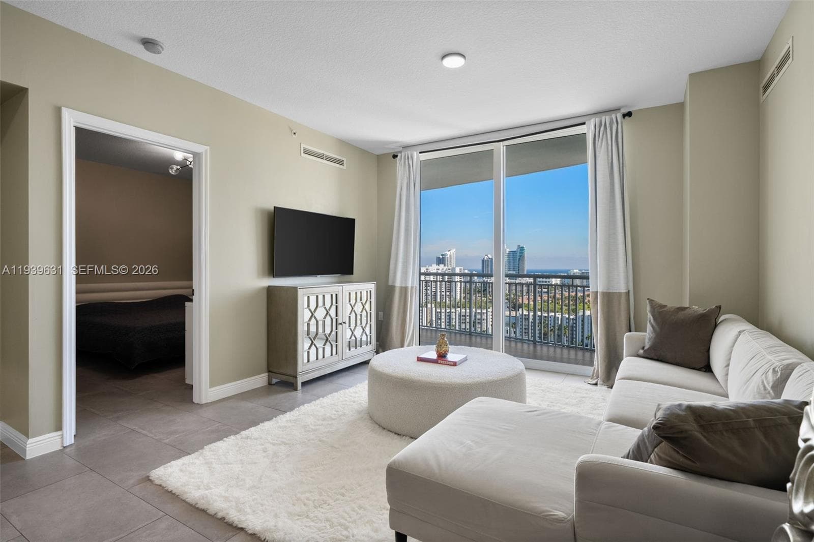 DUO · #2105E in Hallandale Beach - Photo 3