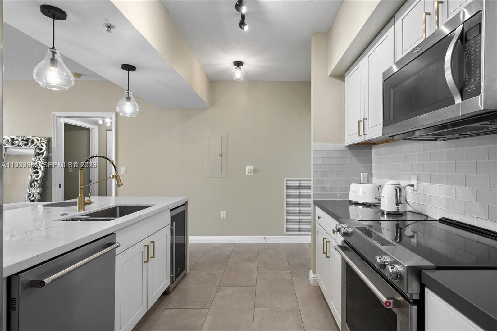 DUO · #2105E in Hallandale Beach - Photo 9