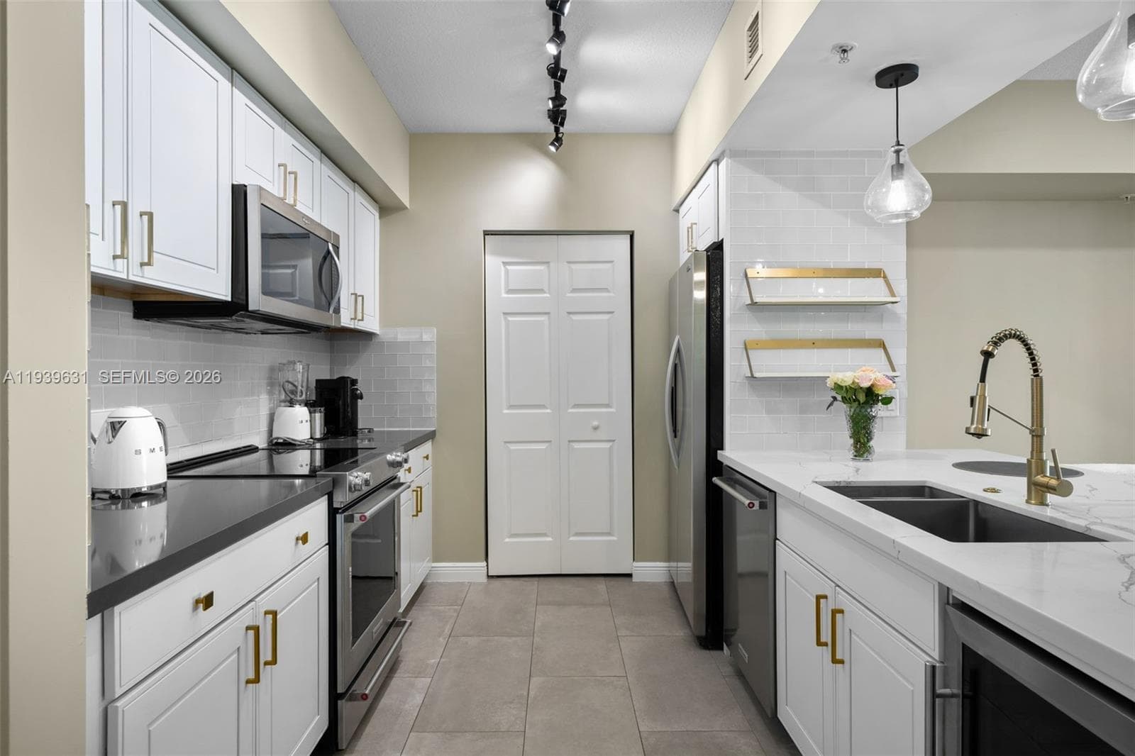 DUO · #2105E in Hallandale Beach - Photo 8