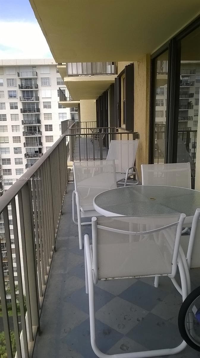 WINSTON TOWERS 700 CONDO · #2007 in Sunny Isles Beach - Photo 2