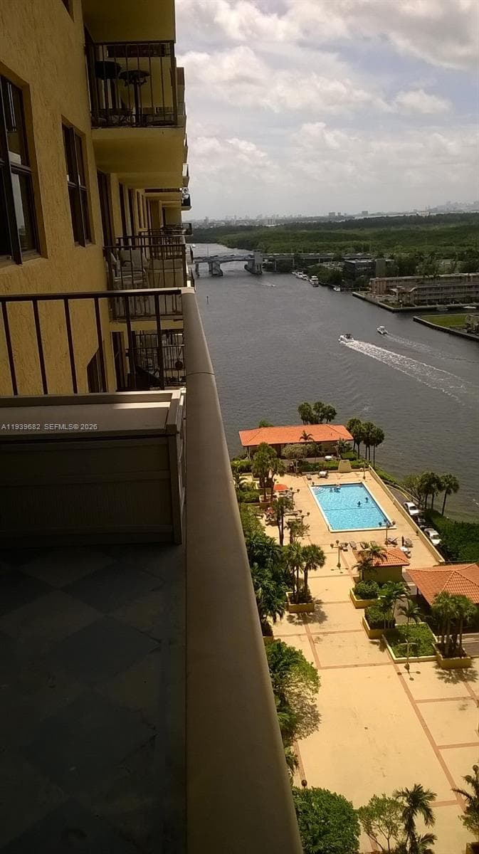 WINSTON TOWERS 700 CONDO · #2007 in Sunny Isles Beach - Photo 1