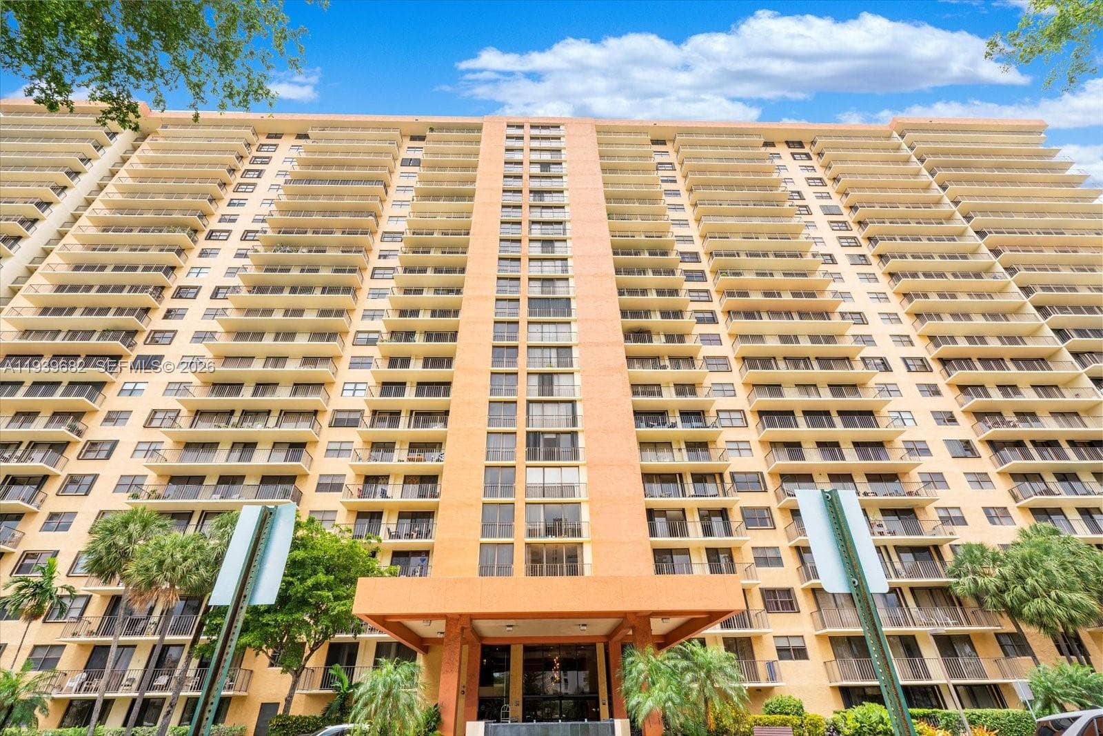 WINSTON TOWERS 700 CONDO · #2007 in Sunny Isles Beach - Photo 14
