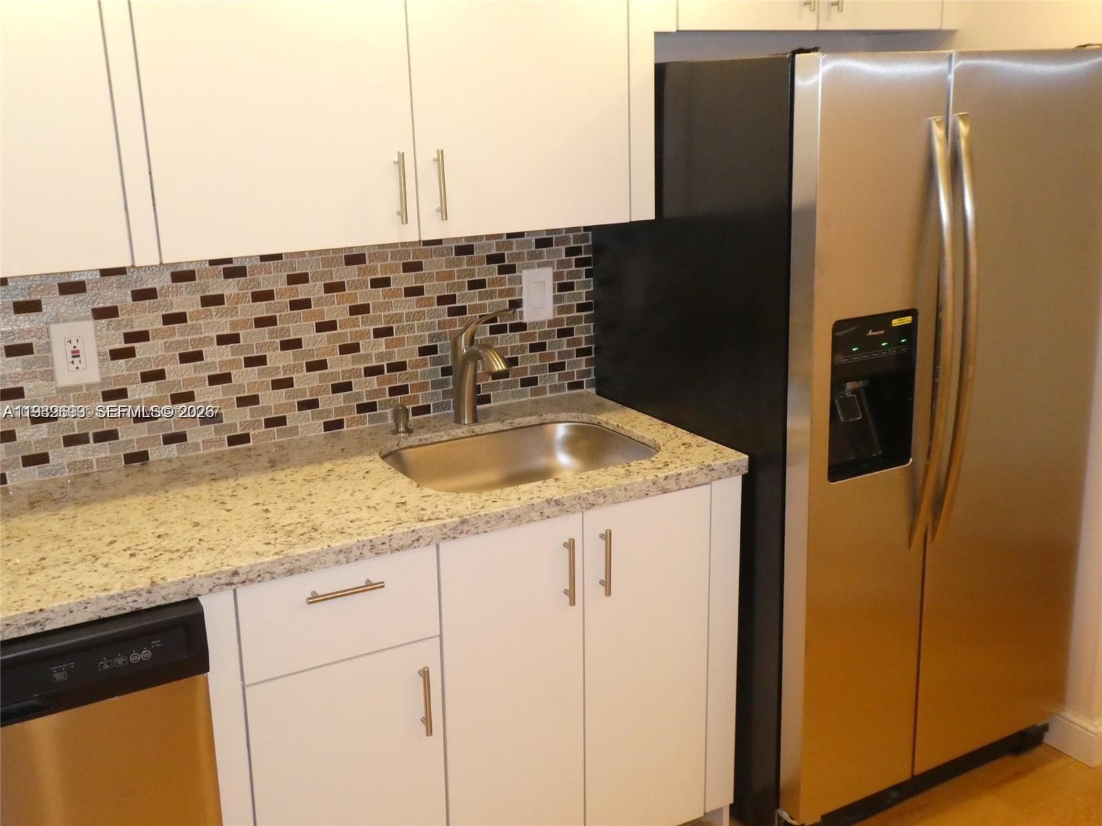 OCEANVIEW PARK CONDO · #1018 in Hallandale Beach - Photo 7