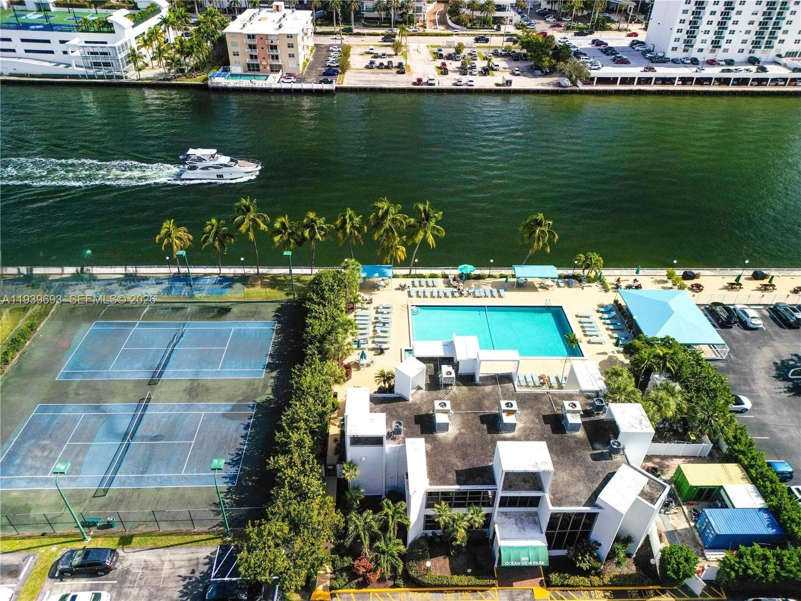 OCEANVIEW PARK CONDO · #1018 in Hallandale Beach - Photo 35