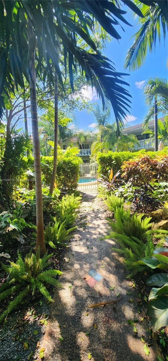 Cascades at Holly Heights · #17 in Fort Lauderdale - Photo 17