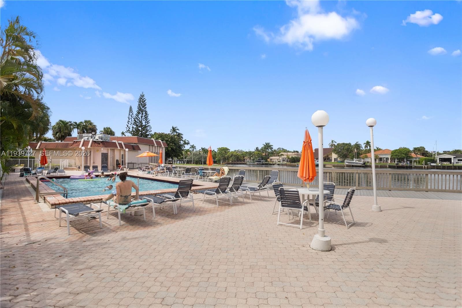 DESOTO PARK NORTH CONDO · #107 in Hallandale Beach - Photo 35