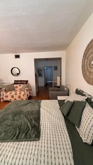 THE PINEAPPLE CONDO · #11 in Miami Beach - Photo 12