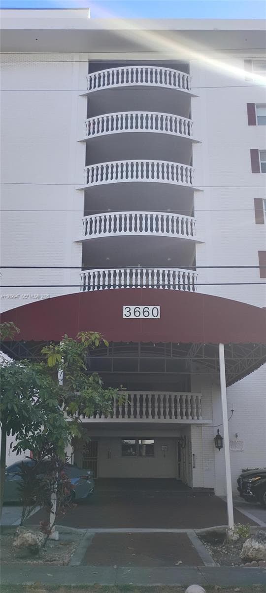 Eastern Shores White Hous · #607 in North Miami Beach - Photo 1