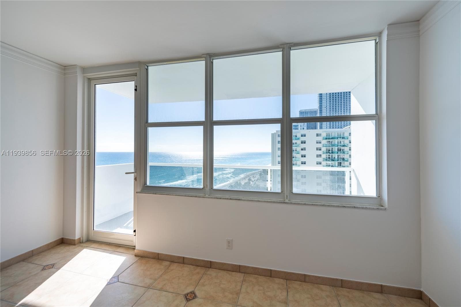 Sea Air Tower Condo · #1406 in Hollywood - Photo 15