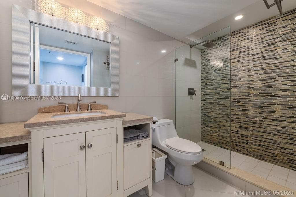 WEST BAY PLAZA CONDO · #1203 in Miami Beach - Photo 12