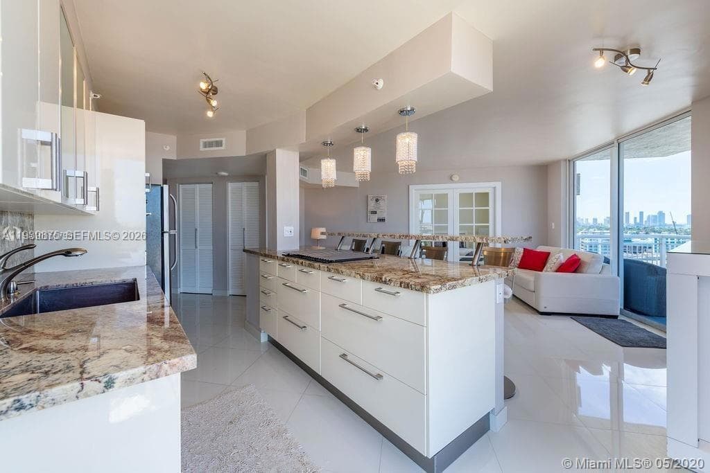WEST BAY PLAZA CONDO · #1203 in Miami Beach - Photo 9