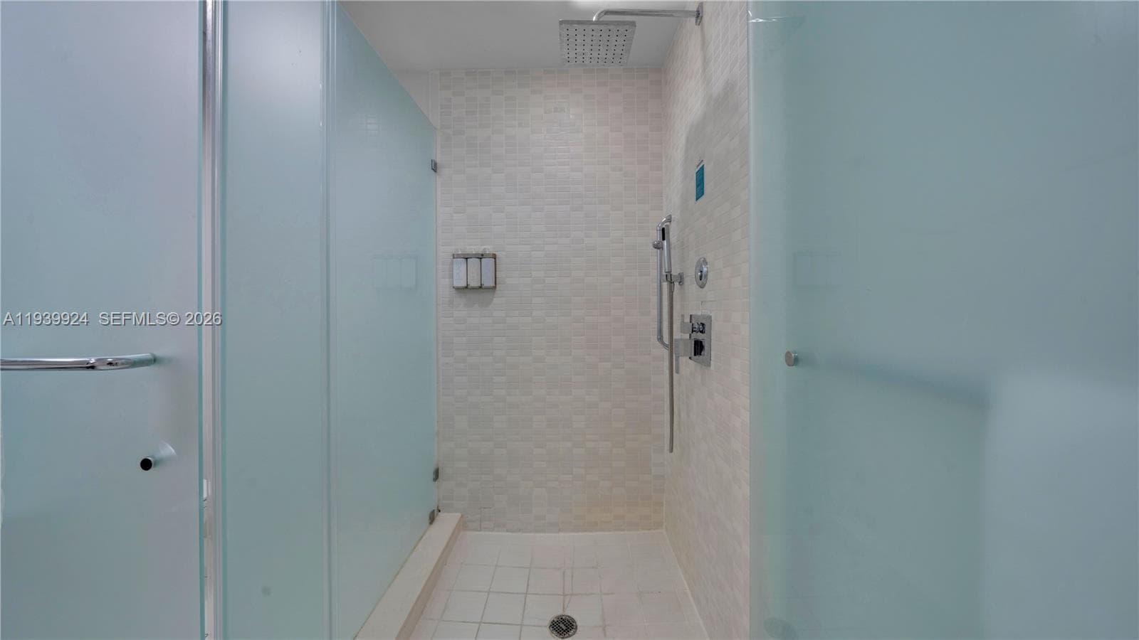 THE BLUE, RESORT HOTEL CO · #1510 in Doral - Photo 9