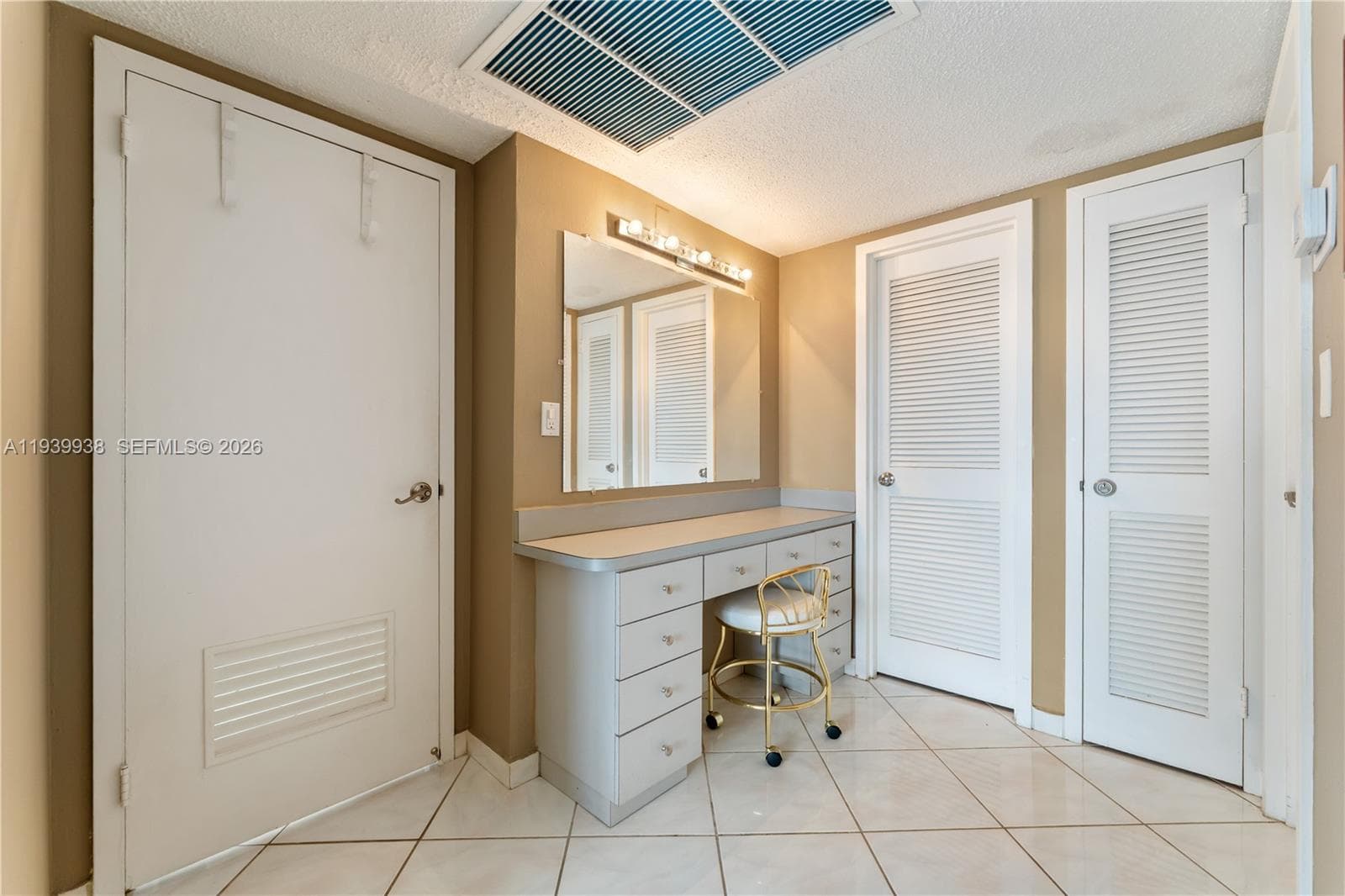 PARKER TOWER CONDO · #212 in Hallandale Beach - Photo 13