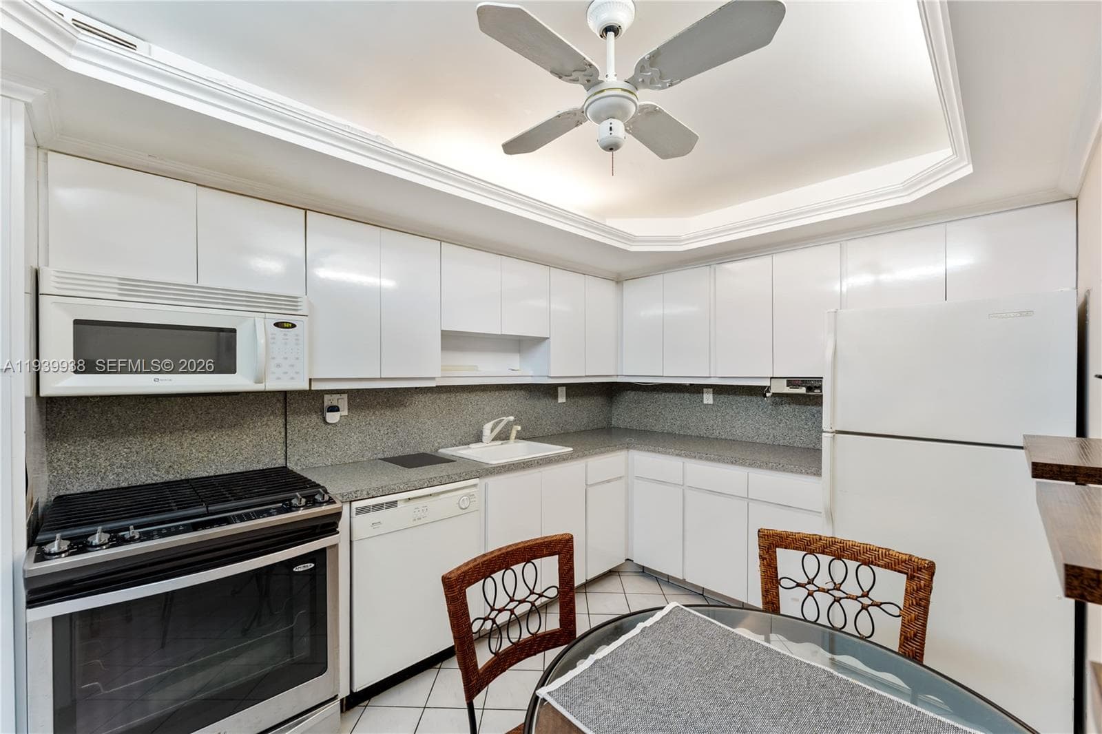 PARKER TOWER CONDO · #212 in Hallandale Beach - Photo 10