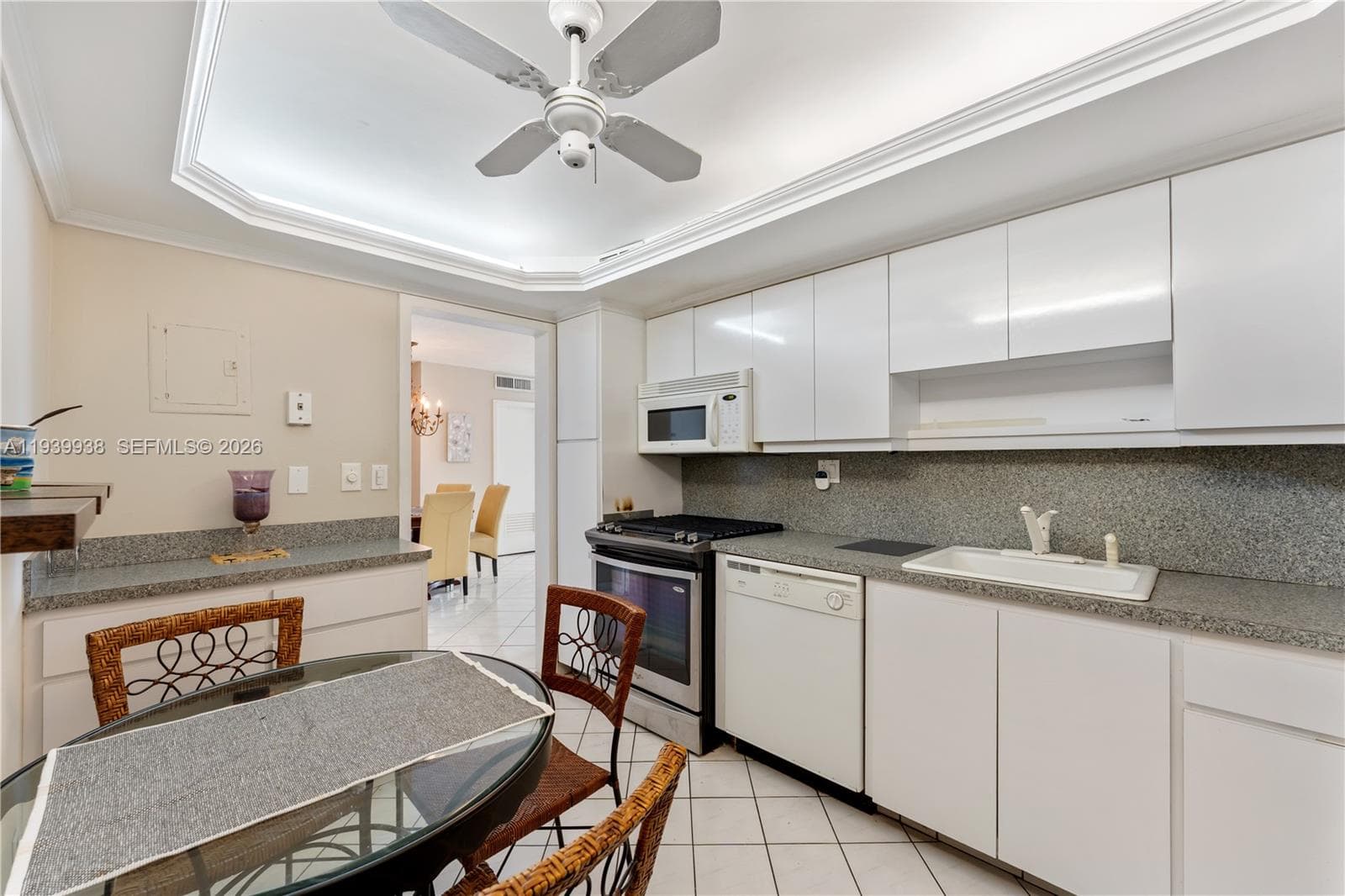 PARKER TOWER CONDO · #212 in Hallandale Beach - Photo 8