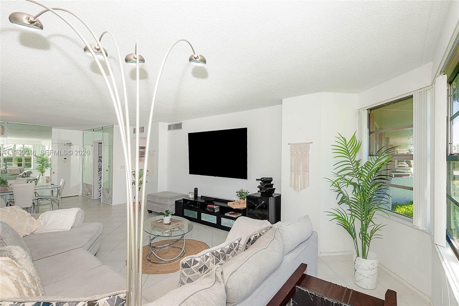 HEMISPHERES CONDO · #MR in Hallandale Beach - Photo 2