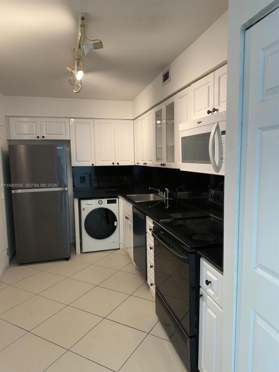 AQUASOL CONDO · #8B in Miami Beach - Photo 18