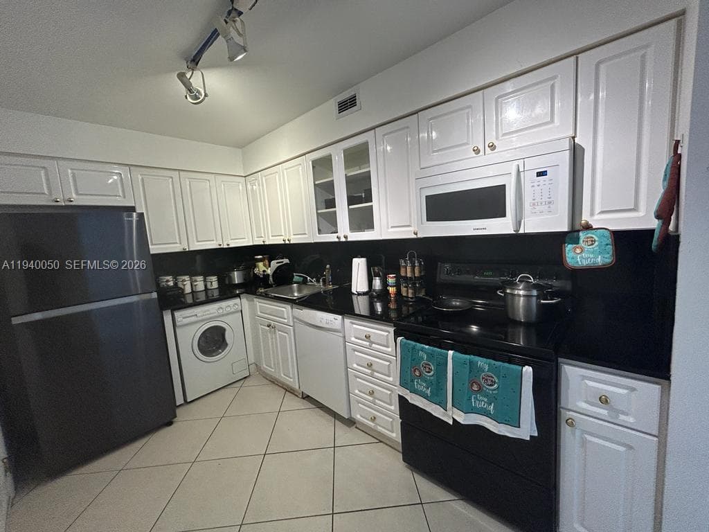 AQUASOL CONDO · #8B in Miami Beach - Photo 19