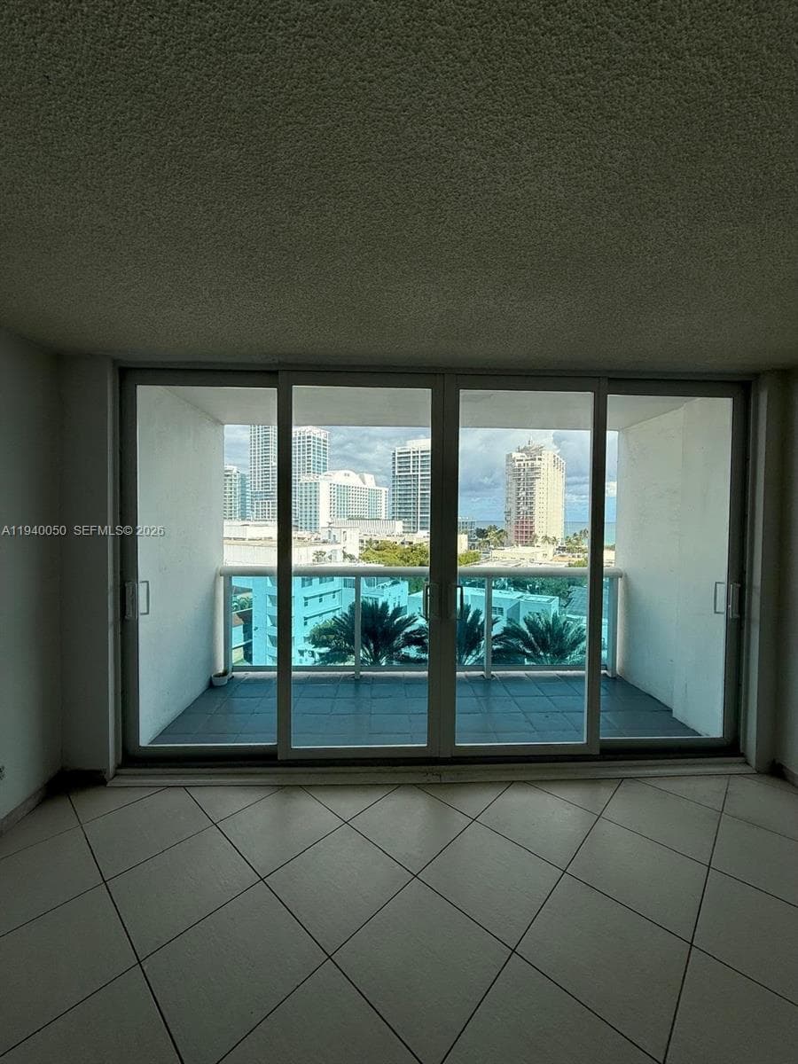 AQUASOL CONDO · #8B in Miami Beach - Photo 8
