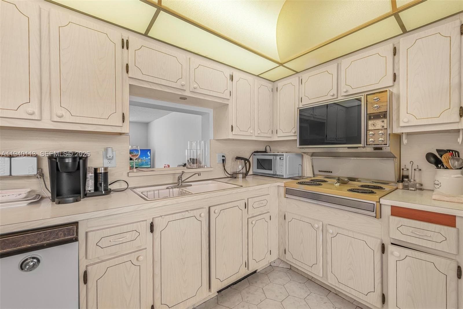 Meadowbrook · #407 in Hallandale Beach - Photo 13