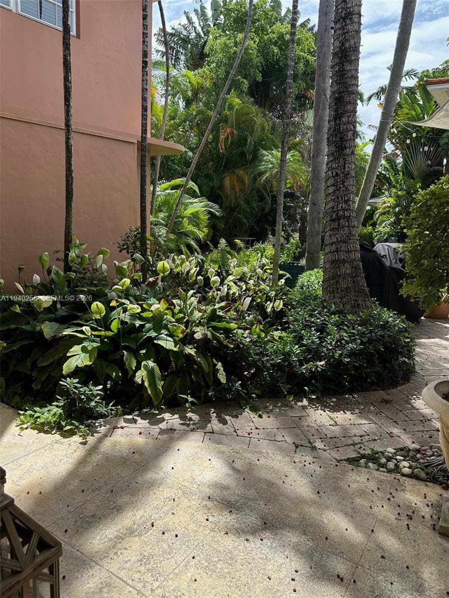 Exterior / Gardens