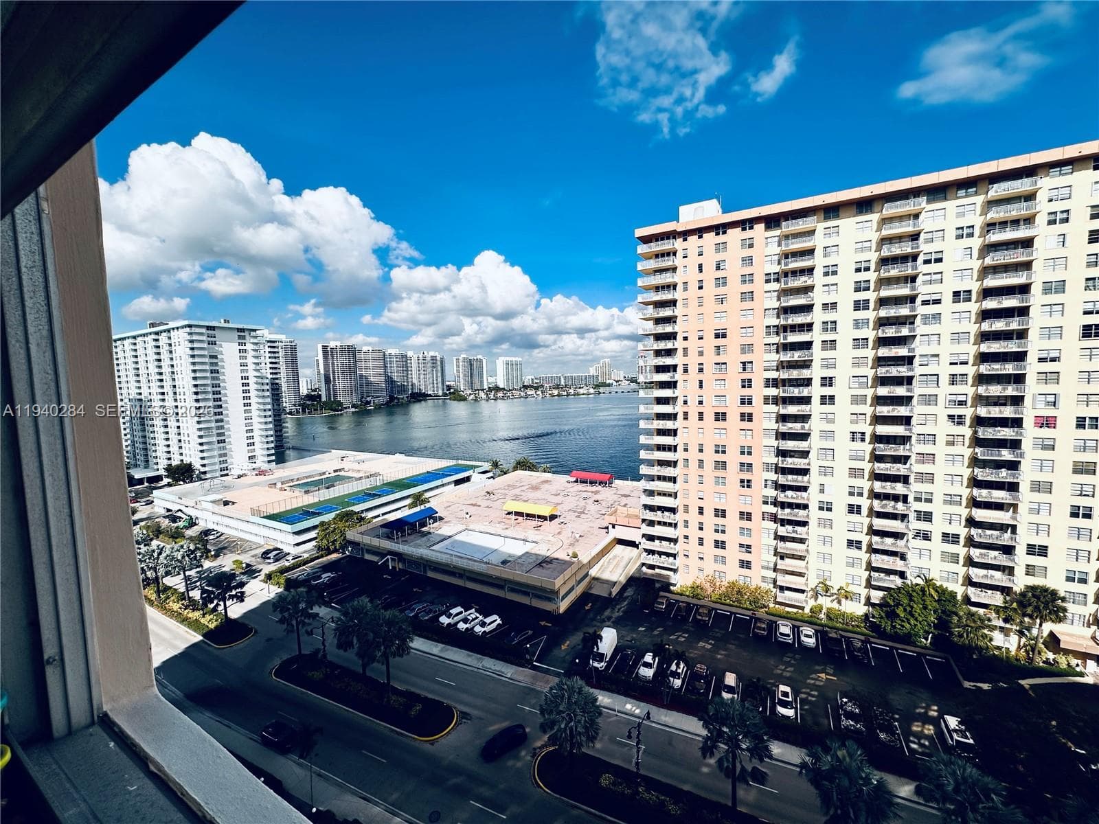 WINSTON TOWERS · #1510 in Sunny Isles Beach - Photo 23