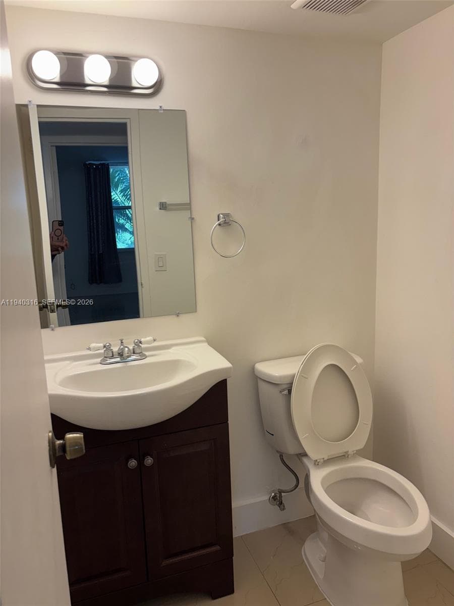BAYVIEW PALMS CONDO · #422 in North Miami - Photo 6