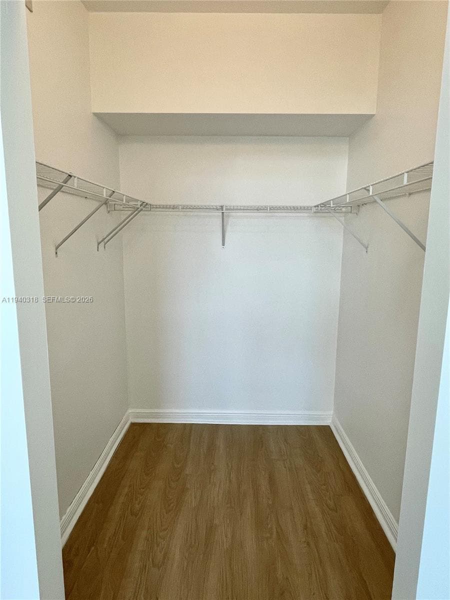 Walking Closet