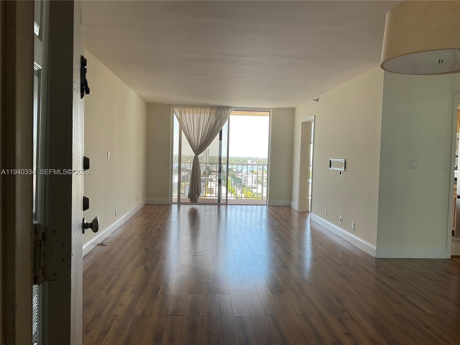 WINSTON TOWERS 700 CONDO · #1908 in Sunny Isles Beach - Photo 2