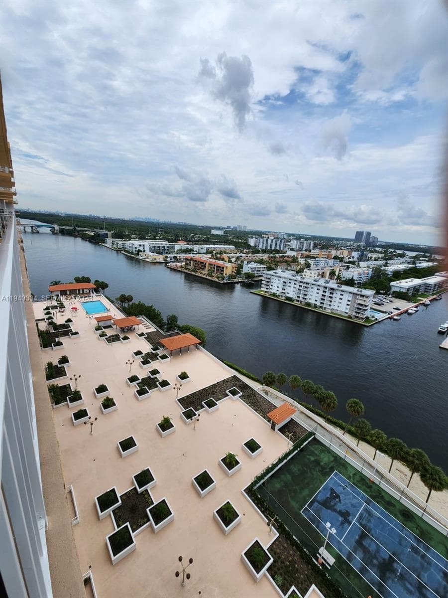 WINSTON TOWERS 700 CONDO · #1908 in Sunny Isles Beach - Photo 12