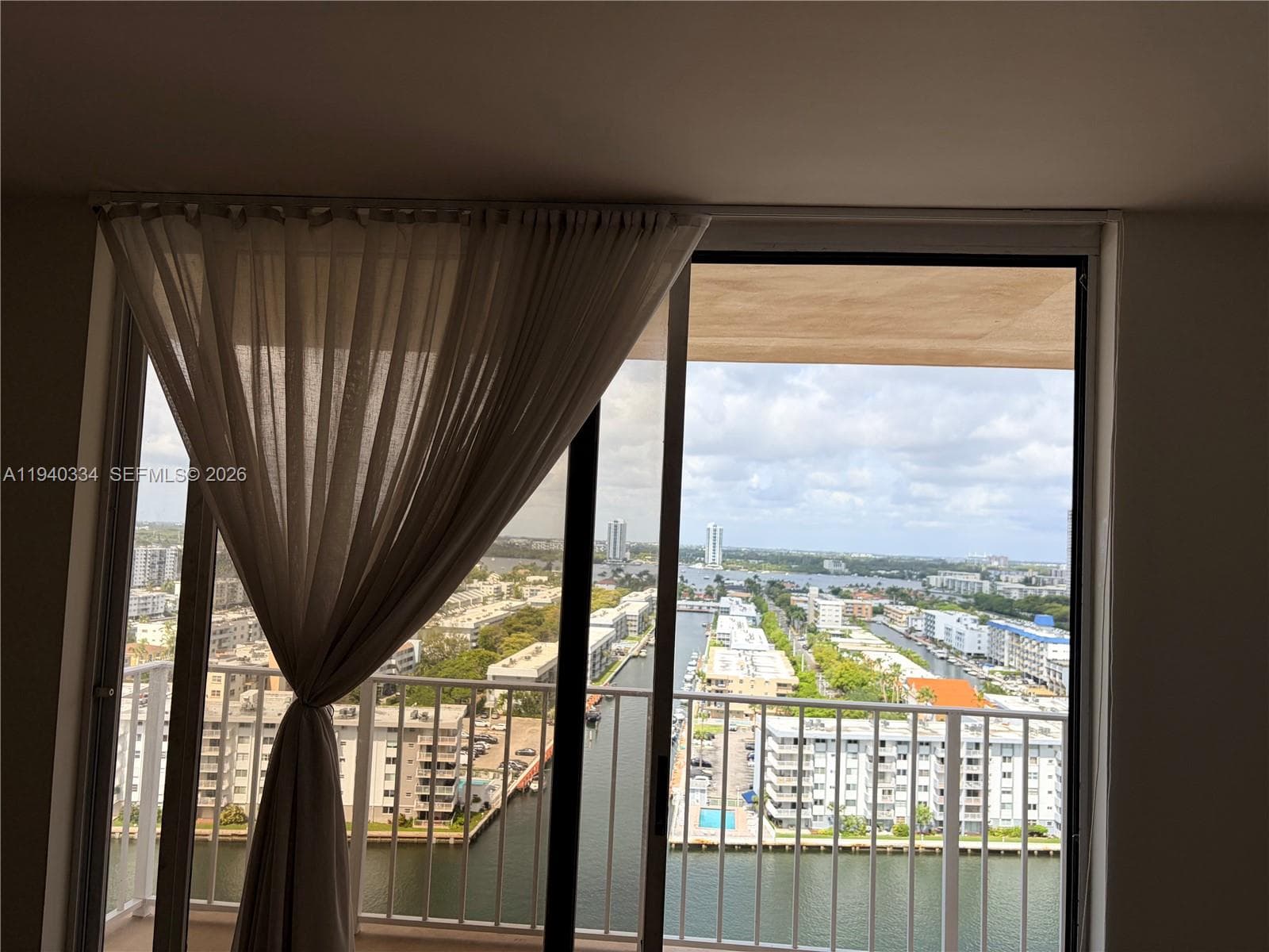 WINSTON TOWERS 700 CONDO · #1908 in Sunny Isles Beach - Photo 28