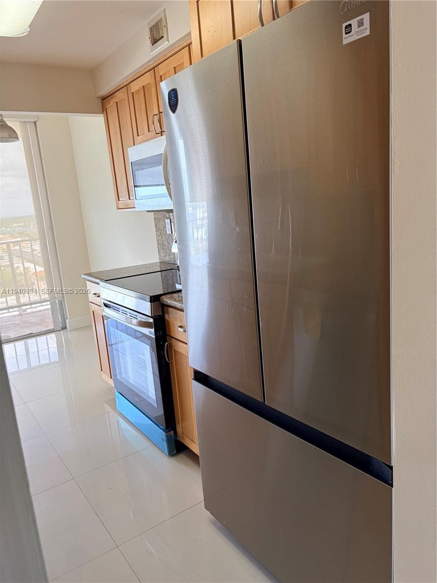 WINSTON TOWERS 700 CONDO · #1908 in Sunny Isles Beach - Photo 5