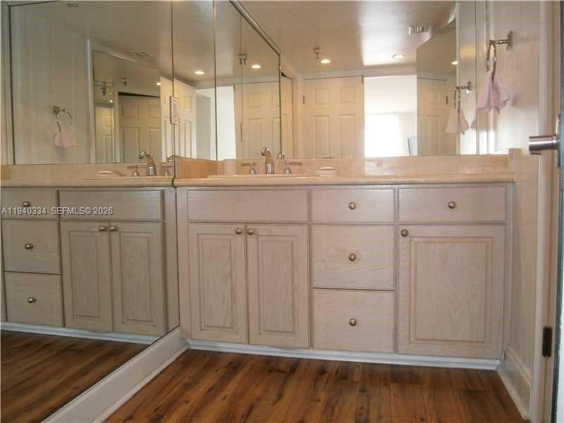 WINSTON TOWERS 700 CONDO · #1908 in Sunny Isles Beach - Photo 10
