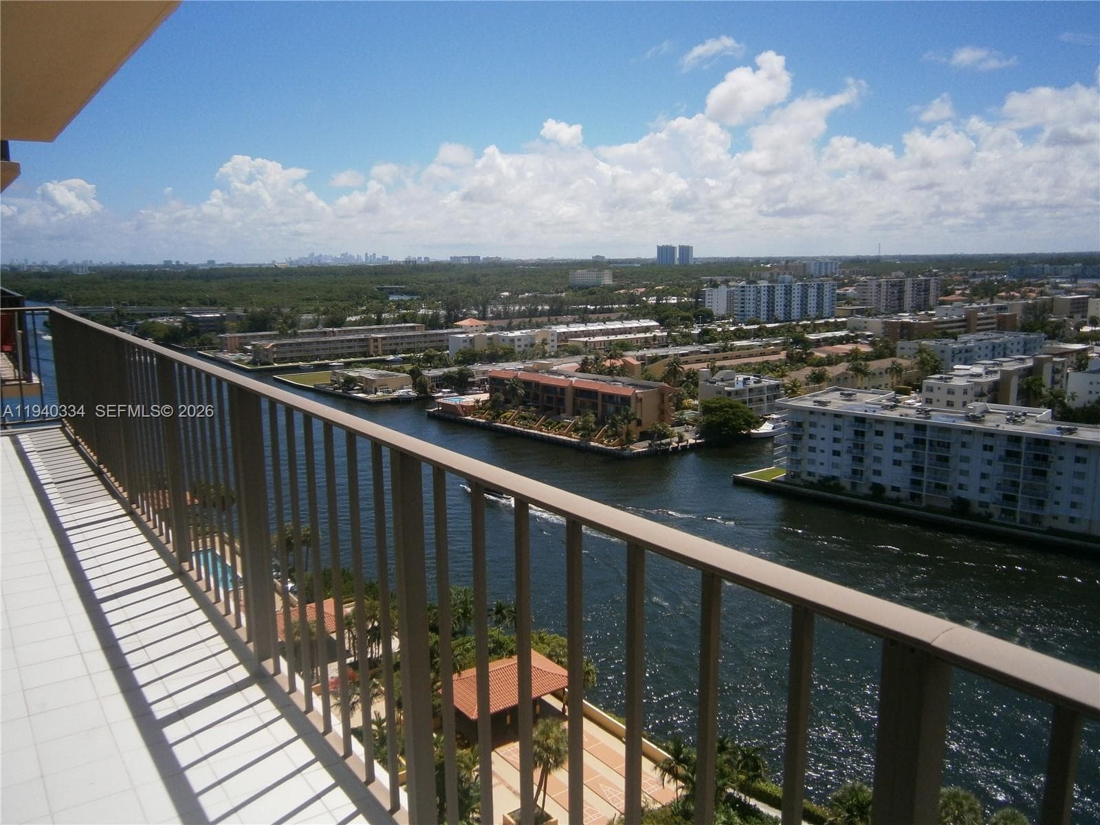 WINSTON TOWERS 700 CONDO · #1908 in Sunny Isles Beach - Photo 15