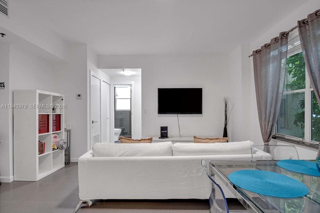 Venetian Villas · #201 in Miami Beach - Photo 3