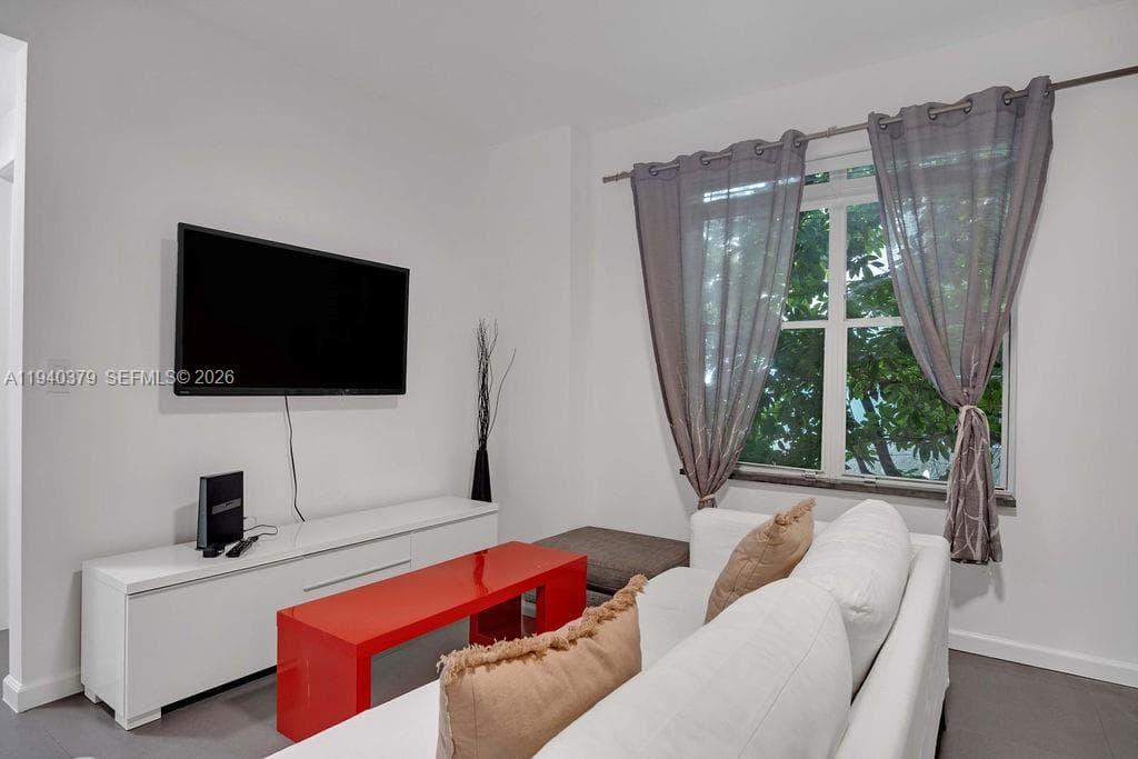 Venetian Villas · #201 in Miami Beach - Photo 15