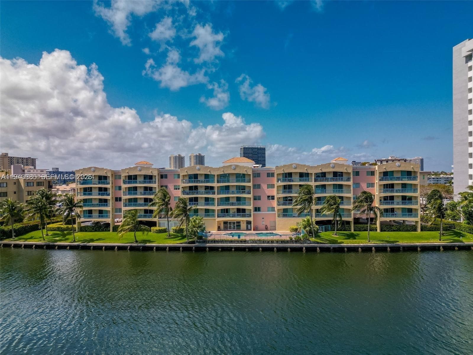 HALLANDALE BEACH PRIVATE · #510 in Hallandale Beach - Photo 1