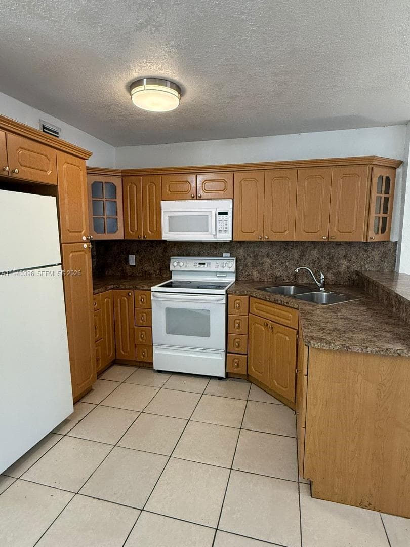 LAGO GRANDE THREE-A CONDO · #11-47 in Hialeah - Photo 7