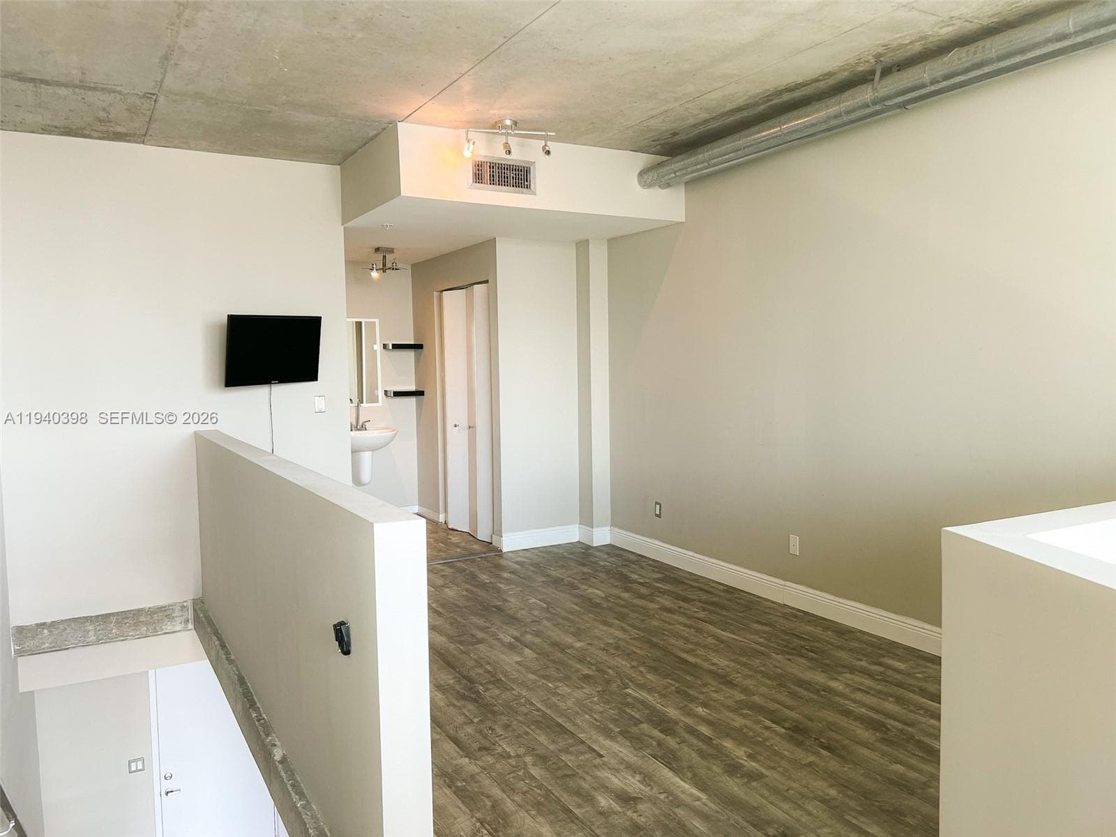 NEO VERTIKA CONDO · #1511 in Miami - Photo 6