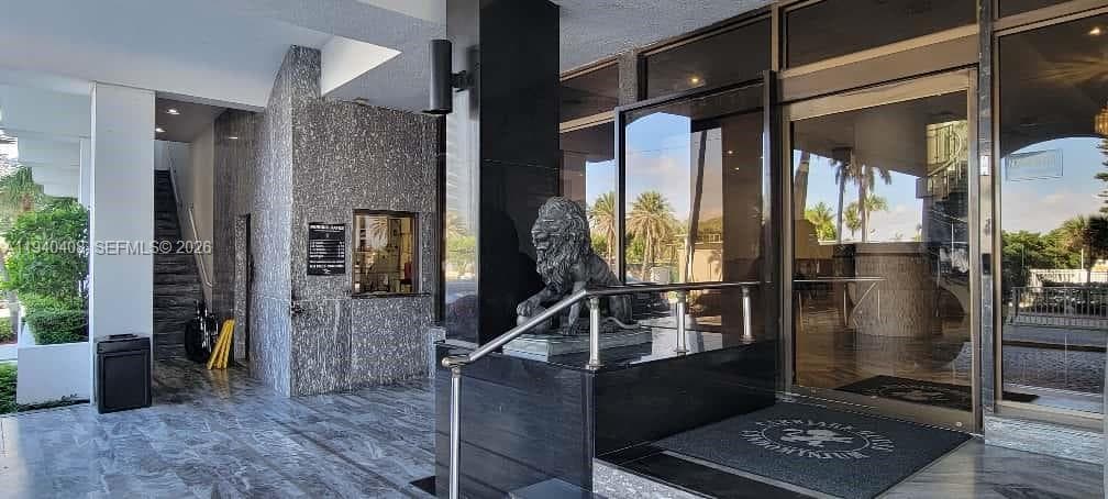 THE CARRIAGE HOUSE CONDO · #214 in Miami Beach - Photo 3
